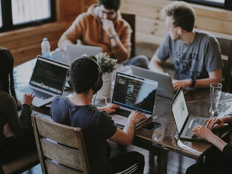 Equipo de automatización y digitalización de Senk Consulting en Segovia